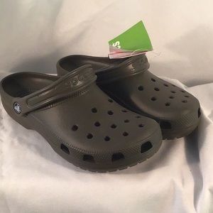 Crocs unisex size 6/8 brown